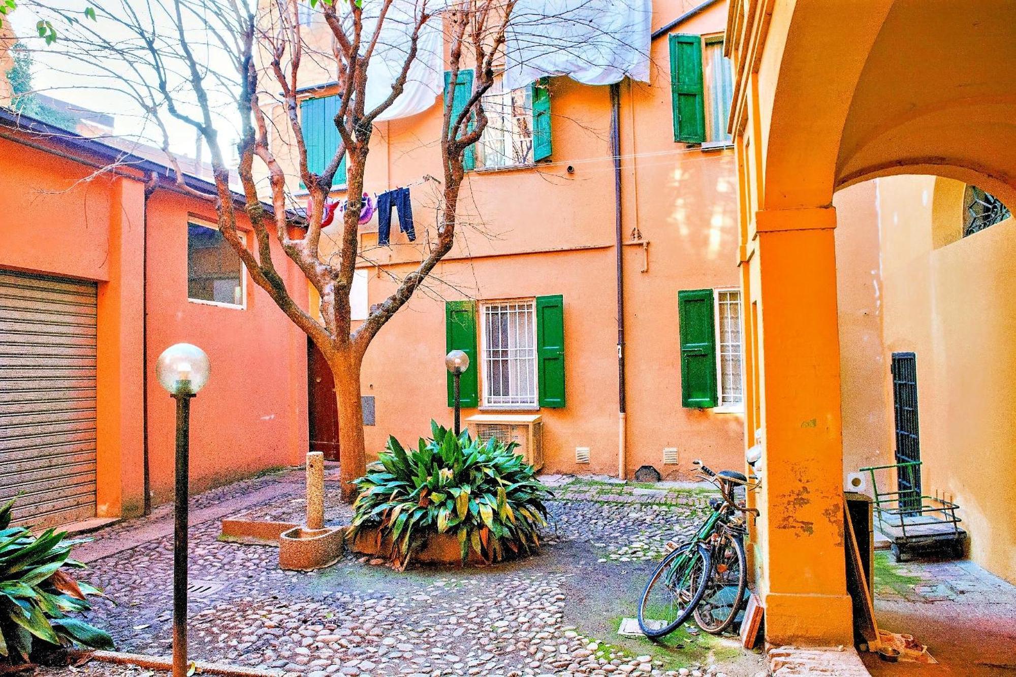 Ferienwohnung Elegant And Modern Loft In Medieval Bologna Exterior foto